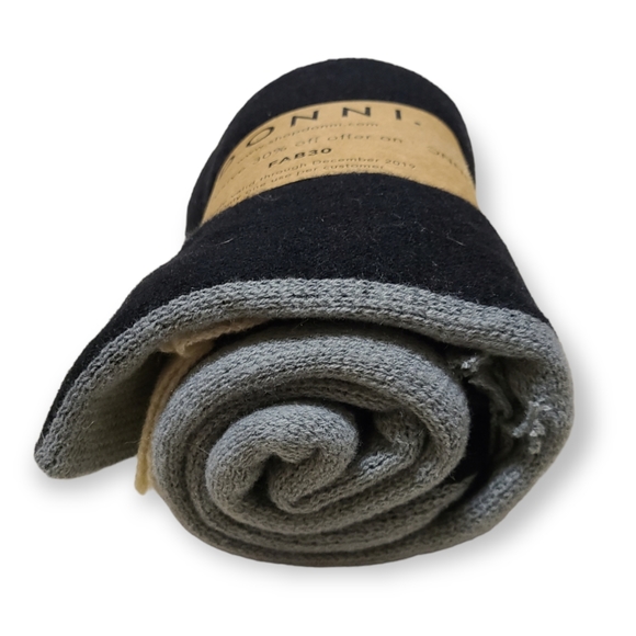 DONNI. tri color blanket scarf with fringe - Picture 6 of 7